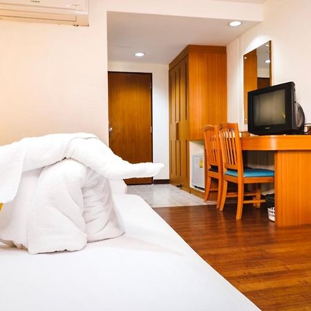 Neptuna Hotel Patong Exteriör bild