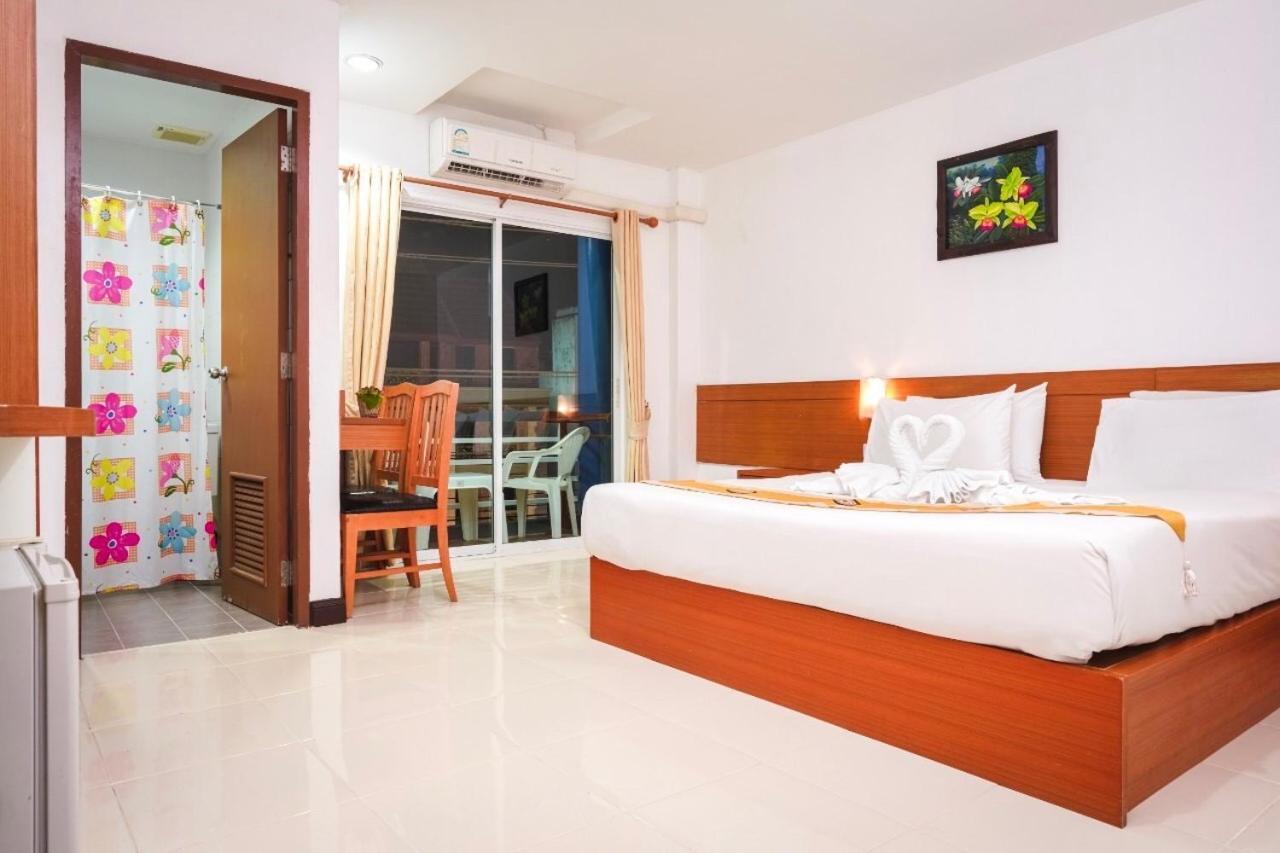 Neptuna Hotel Patong Exteriör bild