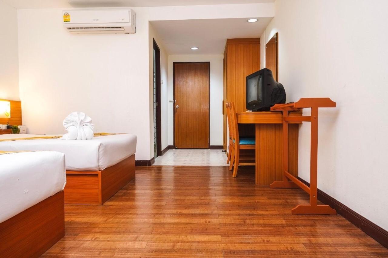 Neptuna Hotel Patong Exteriör bild