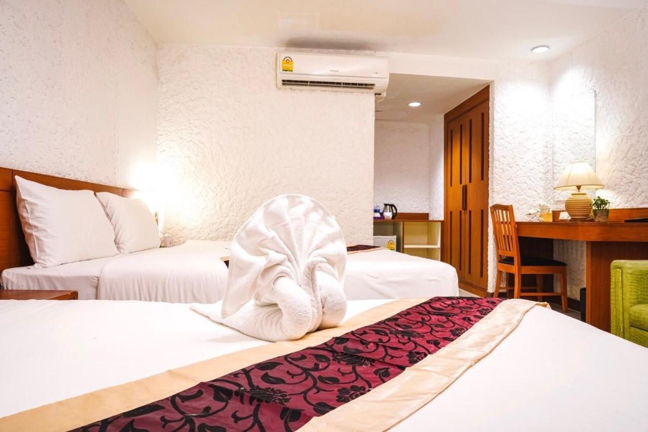 Neptuna Hotel Patong Exteriör bild